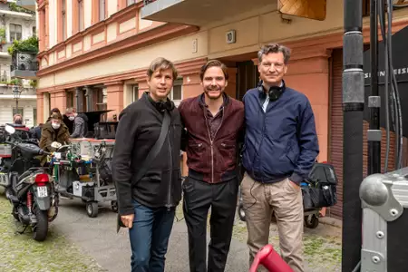 Jedenaste: znaj sąsiada swego - galeria zdjęć - filmweb