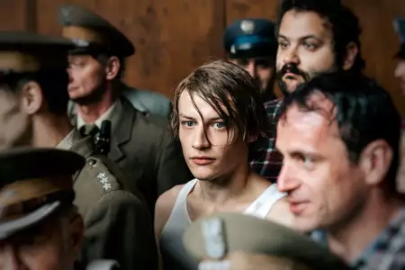 Kobieta z... - galeria zdjęć - filmweb
