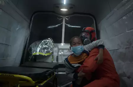 Raising Dion - galeria zdjęć - filmweb