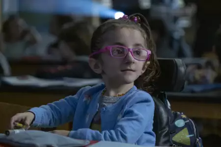 Raising Dion - galeria zdjęć - filmweb