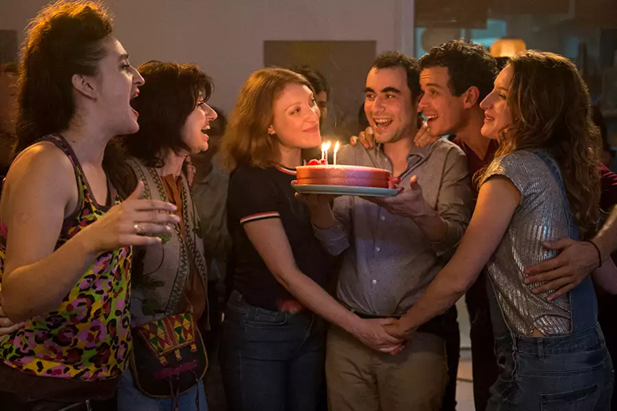 To Each, Her Own - galeria zdjęć - filmweb