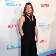 Kinda Pregnant - galeria zdjęć - filmweb