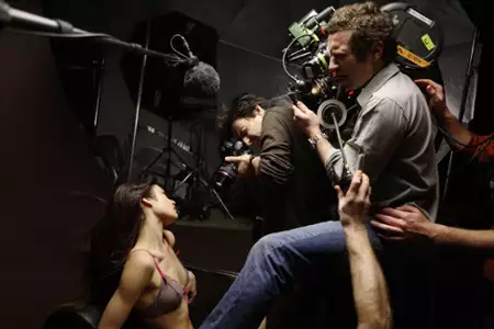 W sk&oacute;rze węża - galeria zdjęć - filmweb