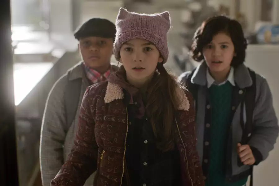 Home Before Dark - galeria zdjęć - filmweb