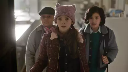 Home Before Dark - galeria zdjęć - filmweb