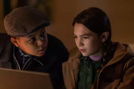 Home Before Dark - galeria zdjęć - filmweb