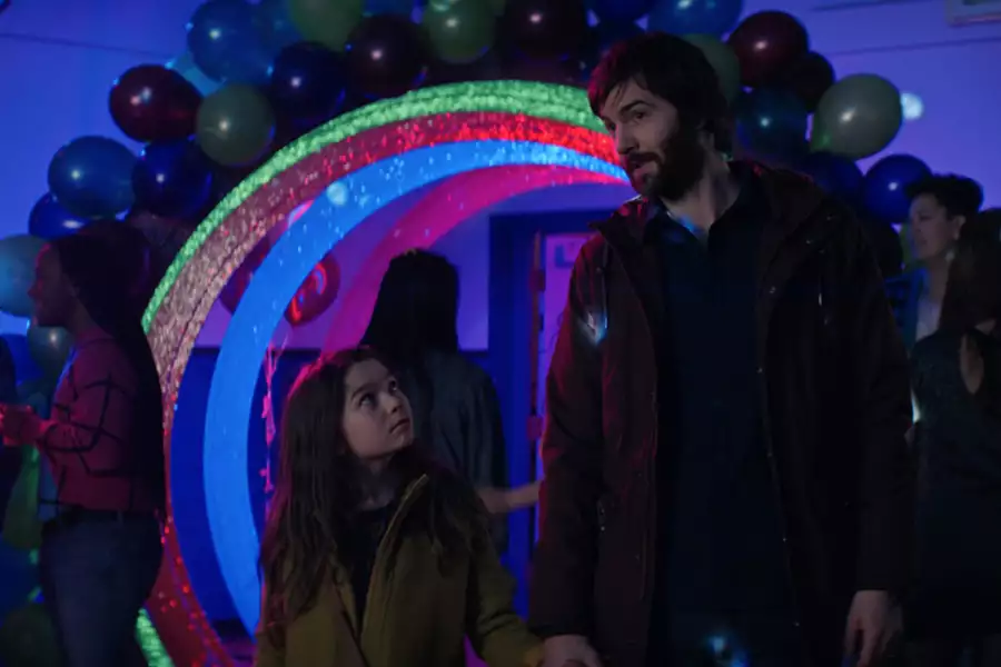 Home Before Dark - galeria zdjęć - filmweb