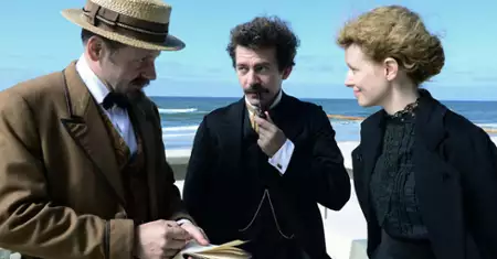 Maria Skłodowska-Curie - galeria zdjęć - filmweb