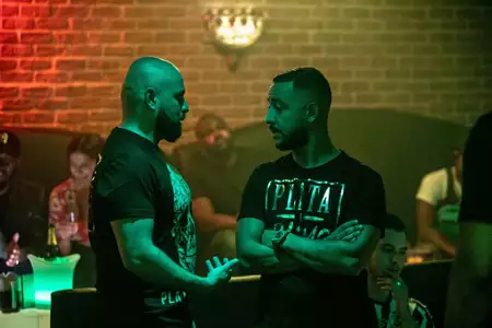 Validé - galeria zdjęć - filmweb