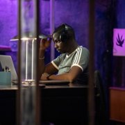 Validé - galeria zdjęć - filmweb