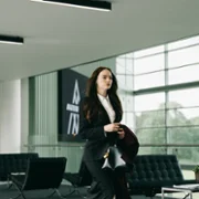 Bugonia - galeria zdjęć - filmweb