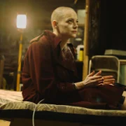 Bugonia - galeria zdjęć - filmweb