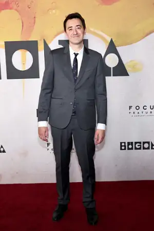 Bugonia - galeria zdjęć - filmweb