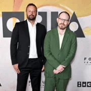 Bugonia - galeria zdjęć - filmweb