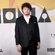 Bugonia - galeria zdjęć - filmweb