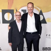 Bugonia - galeria zdjęć - filmweb