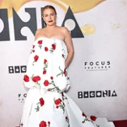 Bugonia - galeria zdjęć - filmweb