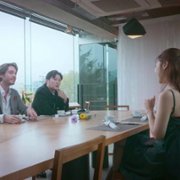 Bogaci ekspaci w Korei - galeria zdjęć - filmweb