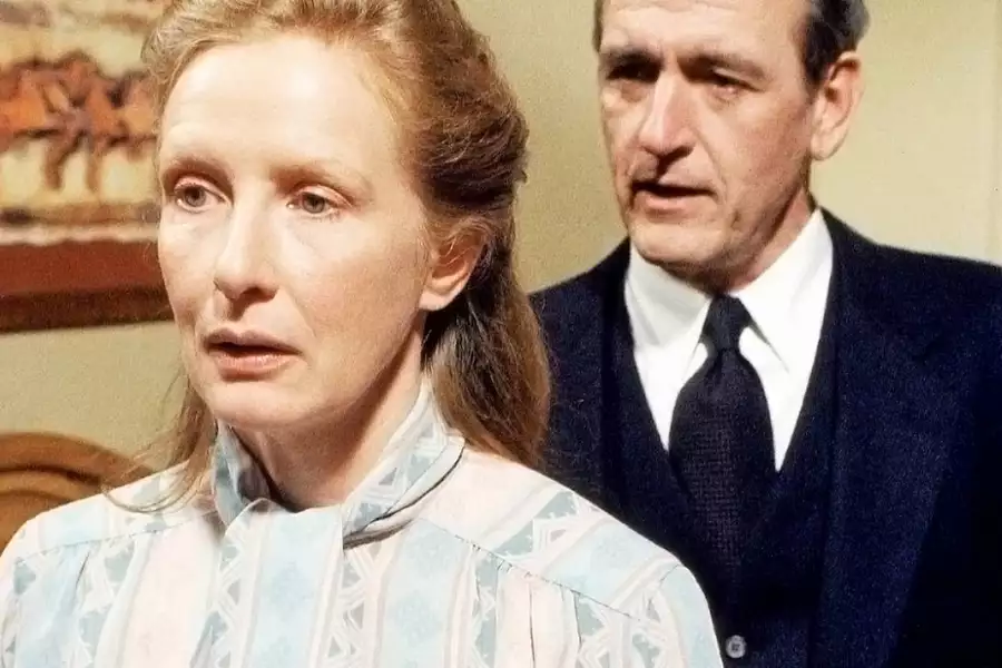 Sześć stóp pod ziemią - galeria zdjęć - filmweb