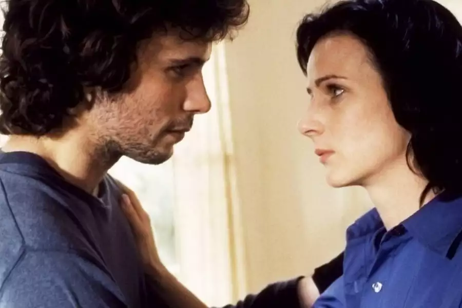 Sześć stóp pod ziemią - galeria zdjęć - filmweb