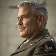 George Clooney w Paragraf 22