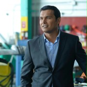 Adam Beach w Arctic Air