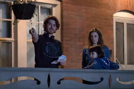 Come Play - galeria zdjęć - filmweb
