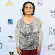 Saving Flora - galeria zdjęć - filmweb