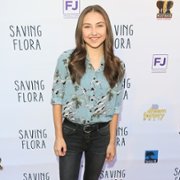 Saving Flora - galeria zdjęć - filmweb