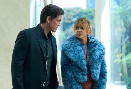 Sezon 2 Odcinek 9 Under the Rug