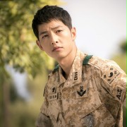 Joong-ki Song w Potomkowie Słońca