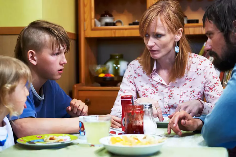 Cztery słońca - galeria zdjęć - filmweb