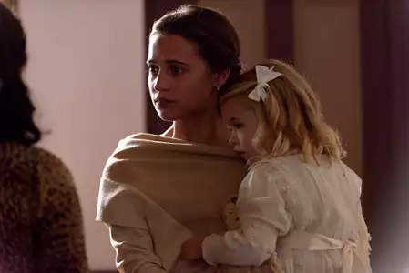 Światło między oceanami - galeria zdjęć - filmweb