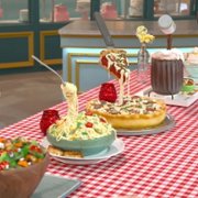 The Big Nailed It Baking Challenge - galeria zdjęć - filmweb