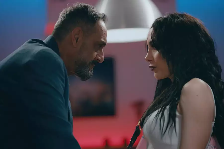 Transit - galeria zdjęć - filmweb