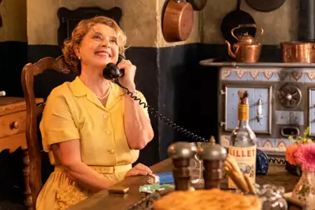 Julia - galeria zdjęć - filmweb