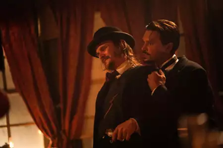 Walker: Independence - galeria zdjęć - filmweb