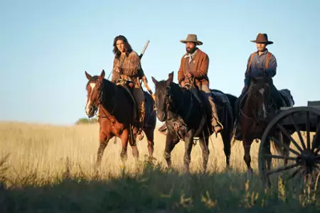 Walker: Independence - galeria zdjęć - filmweb