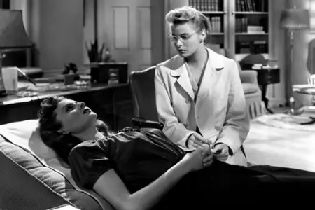 Urzeczona - galeria zdjęć - filmweb