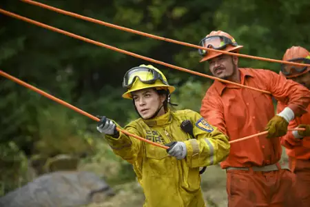 Fire Country - galeria zdjęć - filmweb