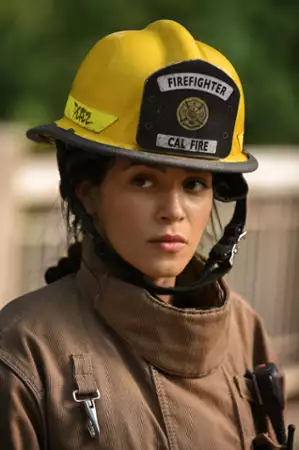 Fire Country - galeria zdjęć - filmweb