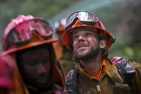 Fire Country - galeria zdjęć - filmweb