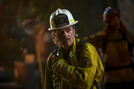 Fire Country - galeria zdjęć - filmweb