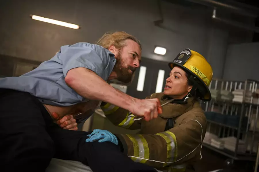 Fire Country - galeria zdjęć - filmweb