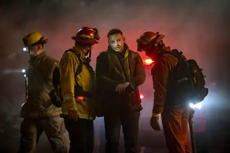 Fire Country - galeria zdjęć - filmweb