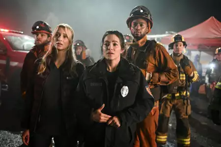 Fire Country - galeria zdjęć - filmweb