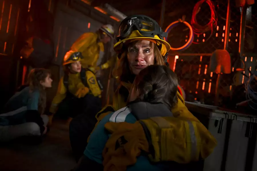 Fire Country - galeria zdjęć - filmweb