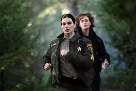 Fire Country - galeria zdjęć - filmweb