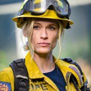 Leven Rambin w Fire Country