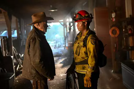 Fire Country - galeria zdjęć - filmweb
